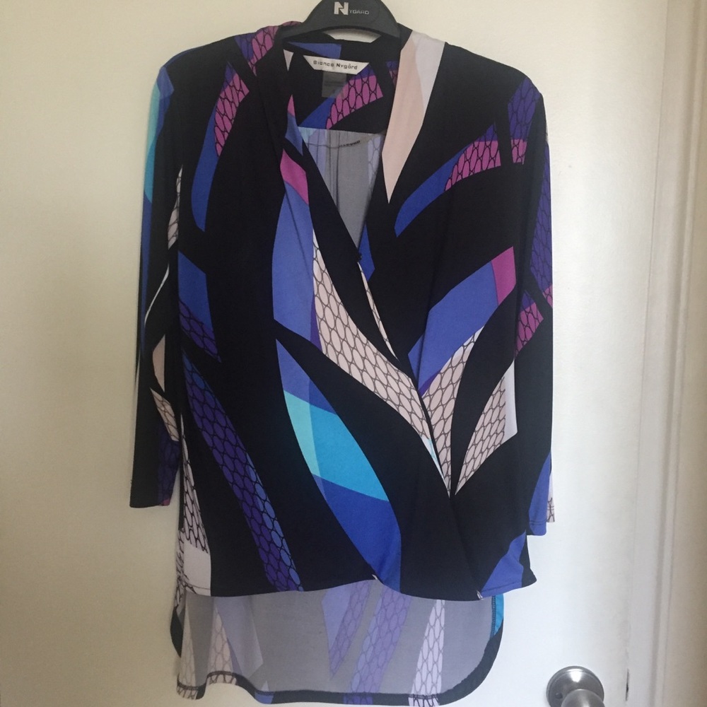 BIANCA NYGARD Long Sleeve V-neck Blouse